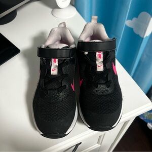 Nike Revolution 6 Kids Sneakers